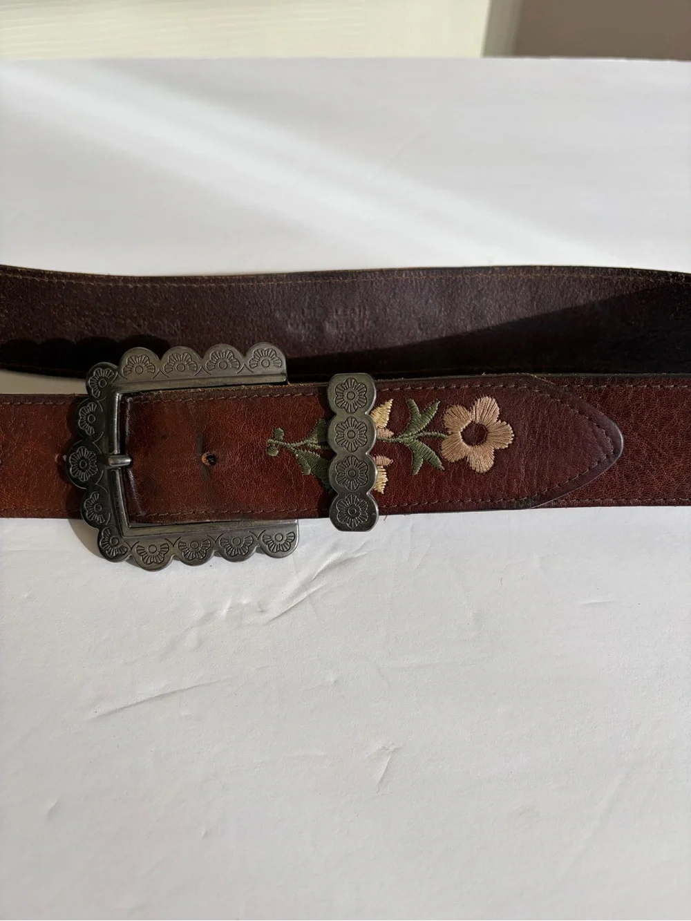 Vintage Avignon Leather Western Floral Embroidered Belt Scalloped Buckle L